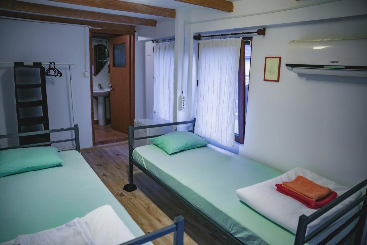 Bazart Vama Veche Hostel Buitenkant foto
