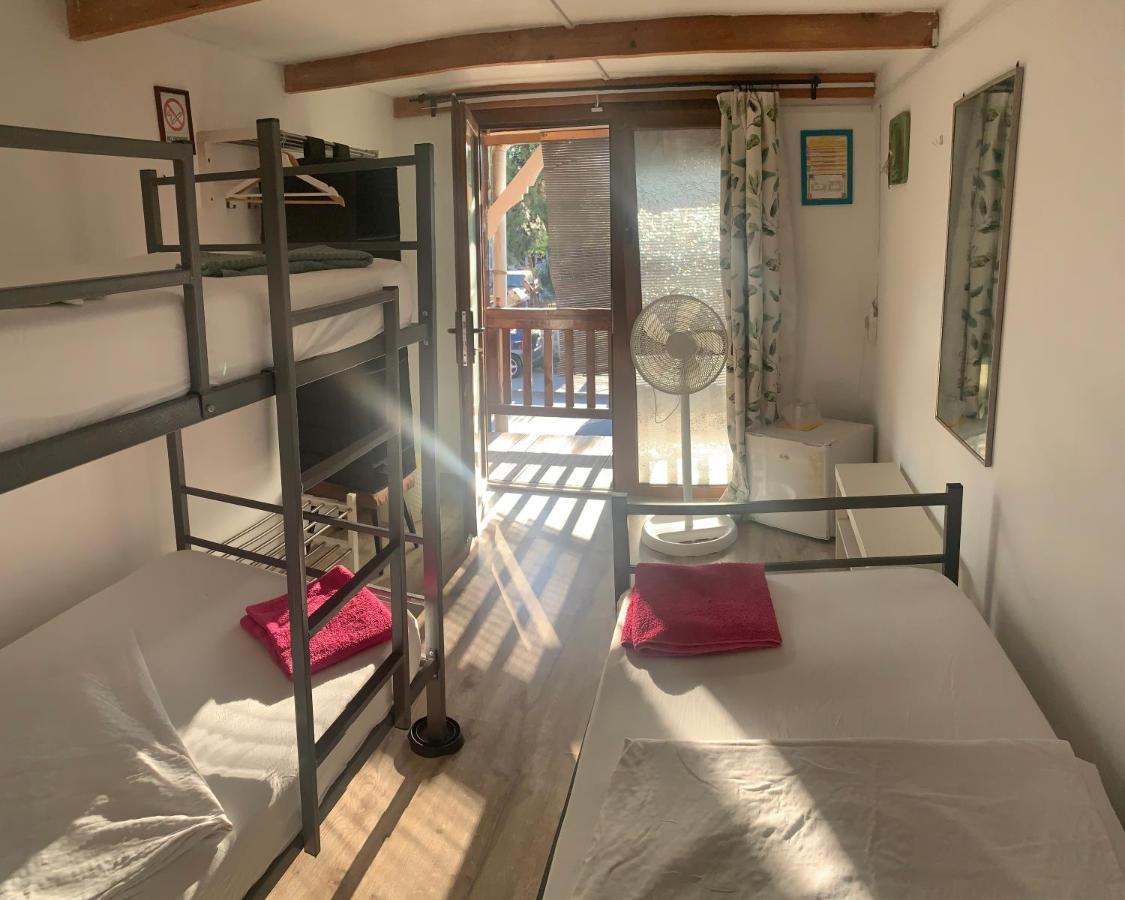 Bazart Vama Veche Hostel Buitenkant foto