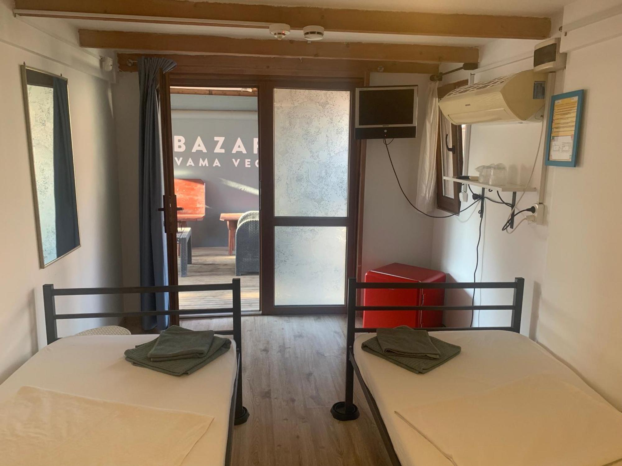 Bazart Vama Veche Hostel Buitenkant foto