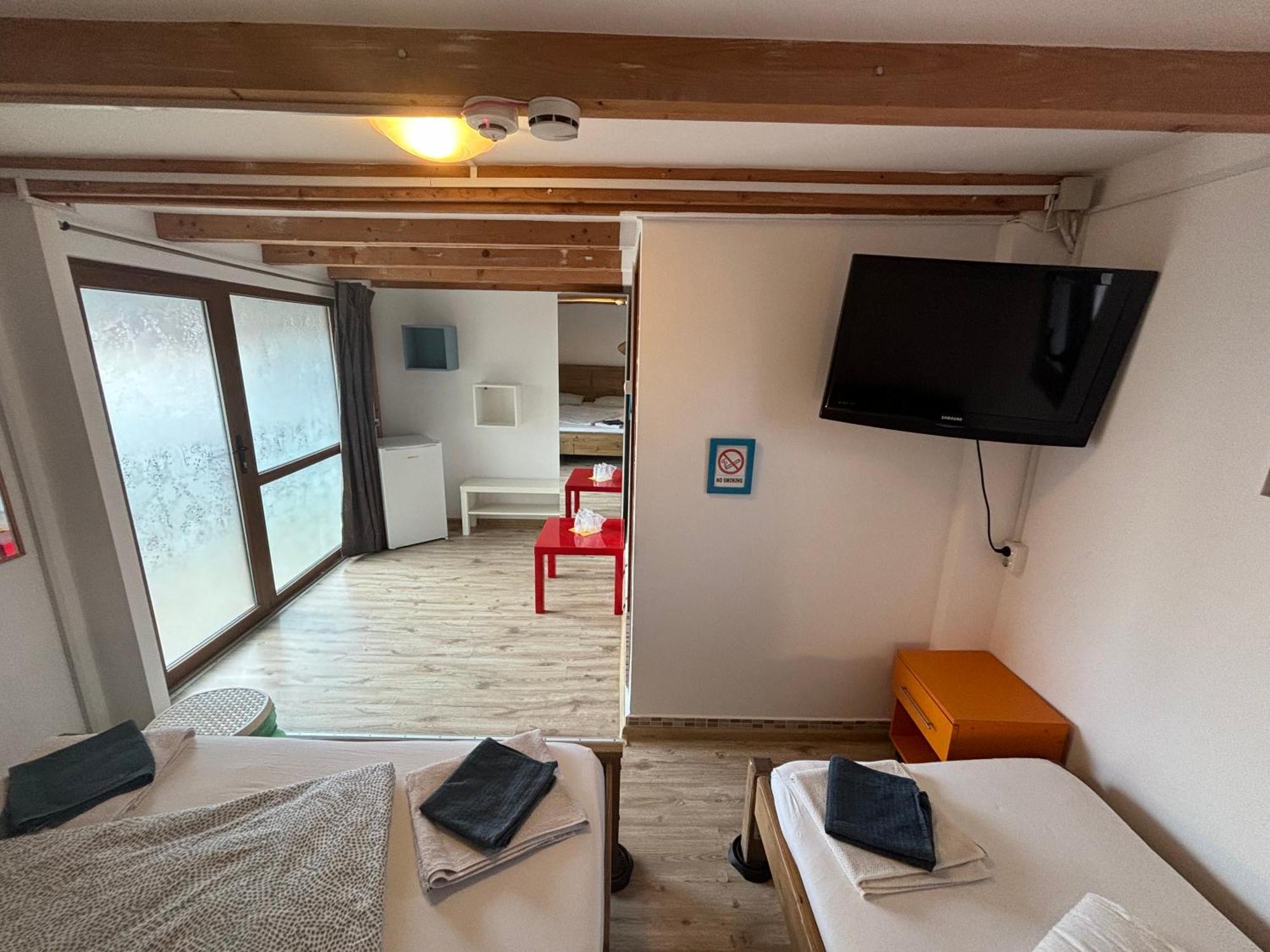 Bazart Vama Veche Hostel Buitenkant foto